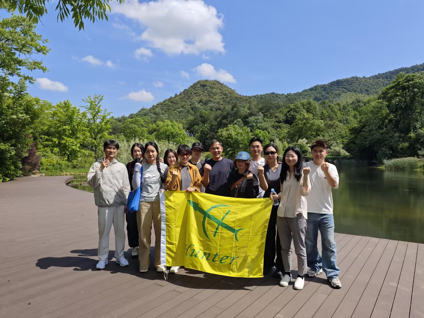 Núi nhớ, gió nhớ, ta nhớ: Anji Team Building – Một nhóm đi xa hơn một mình